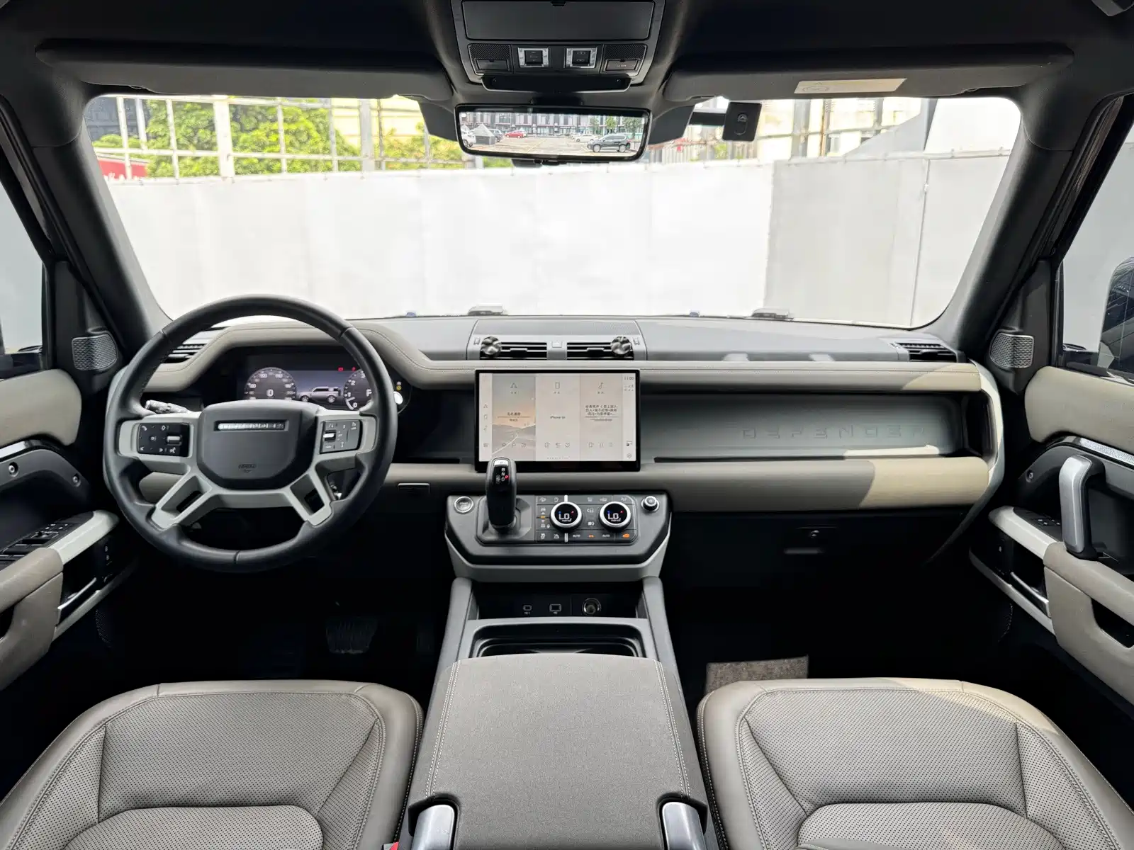 Photo 6 - Land Rover Defender