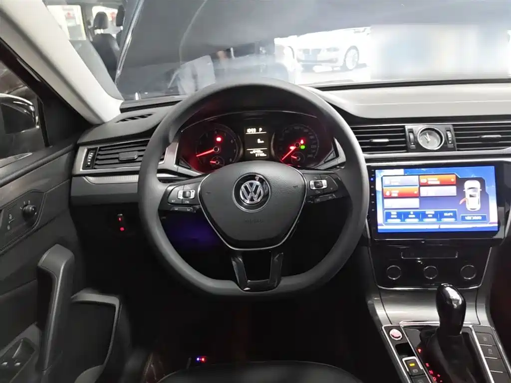 Volkswagen Passat 2017 280TSI DSG Elegance фото 11