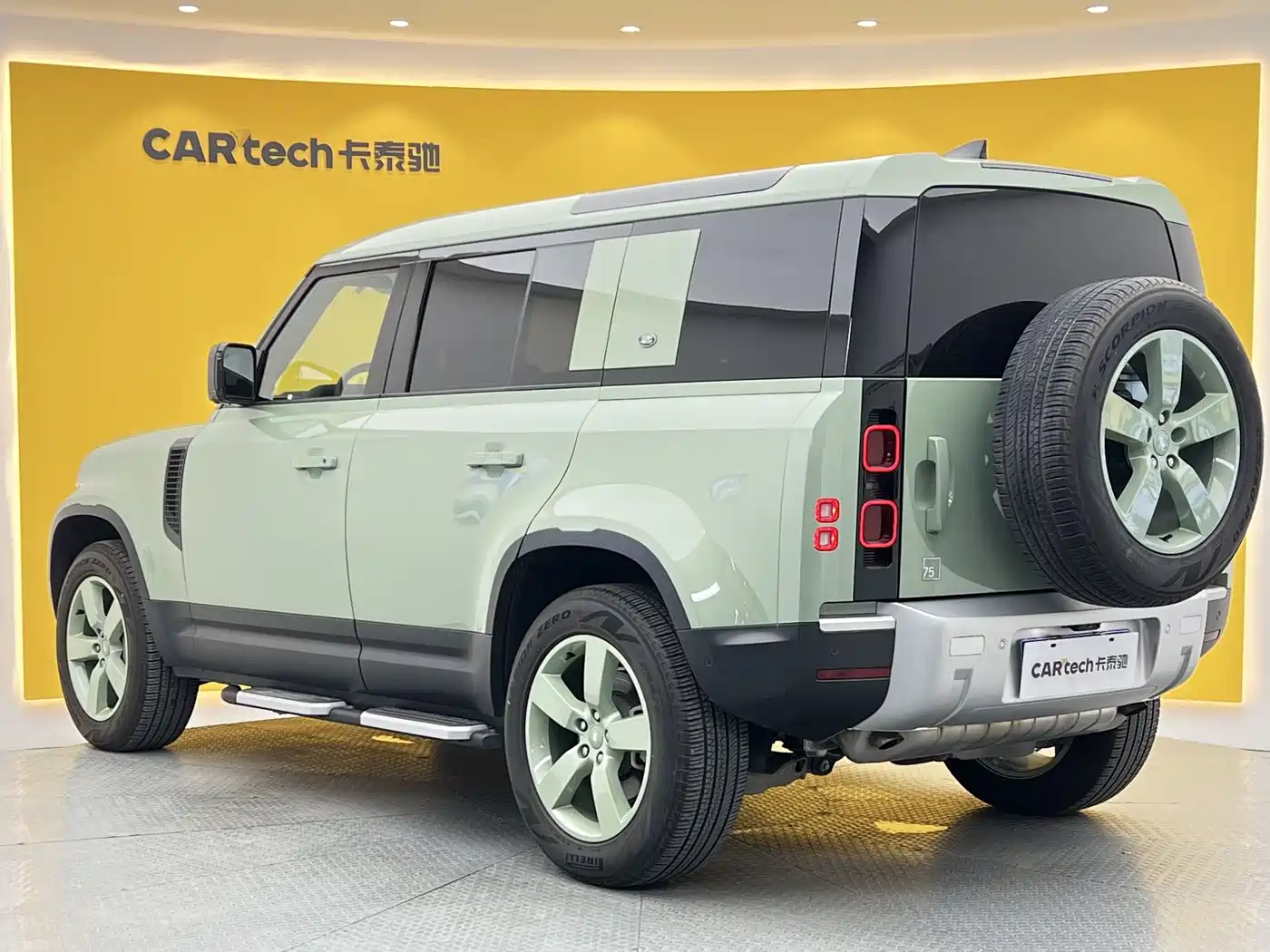 Land Rover Defender 2023 110 3.0T P400 75th Anniversary Legend Edition фото 33