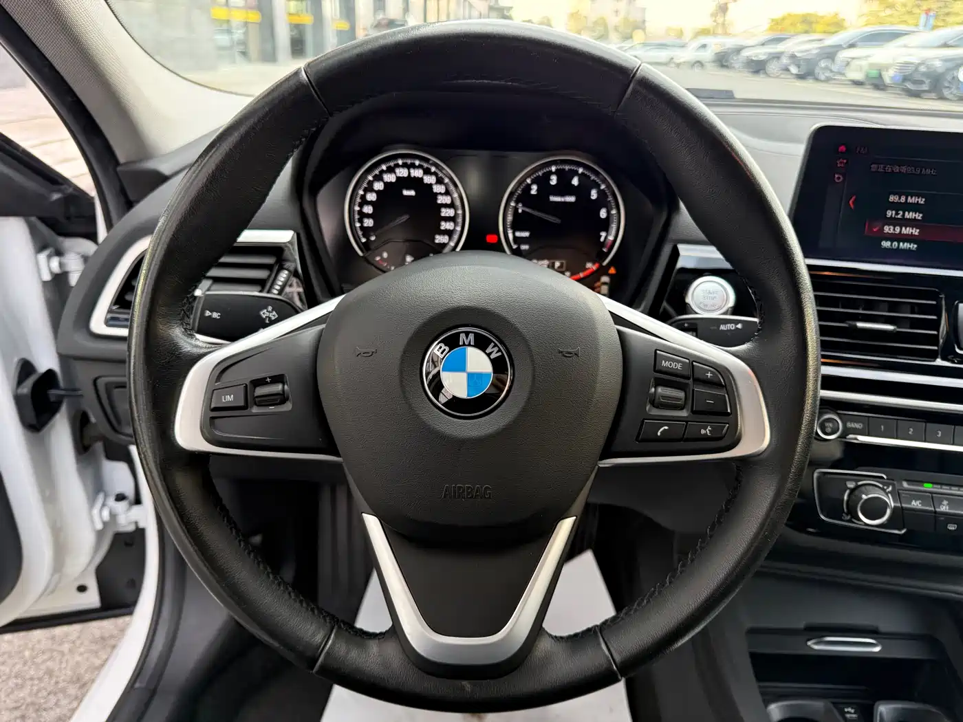 BMW 1 Series 2021 120i M Sport фото 7