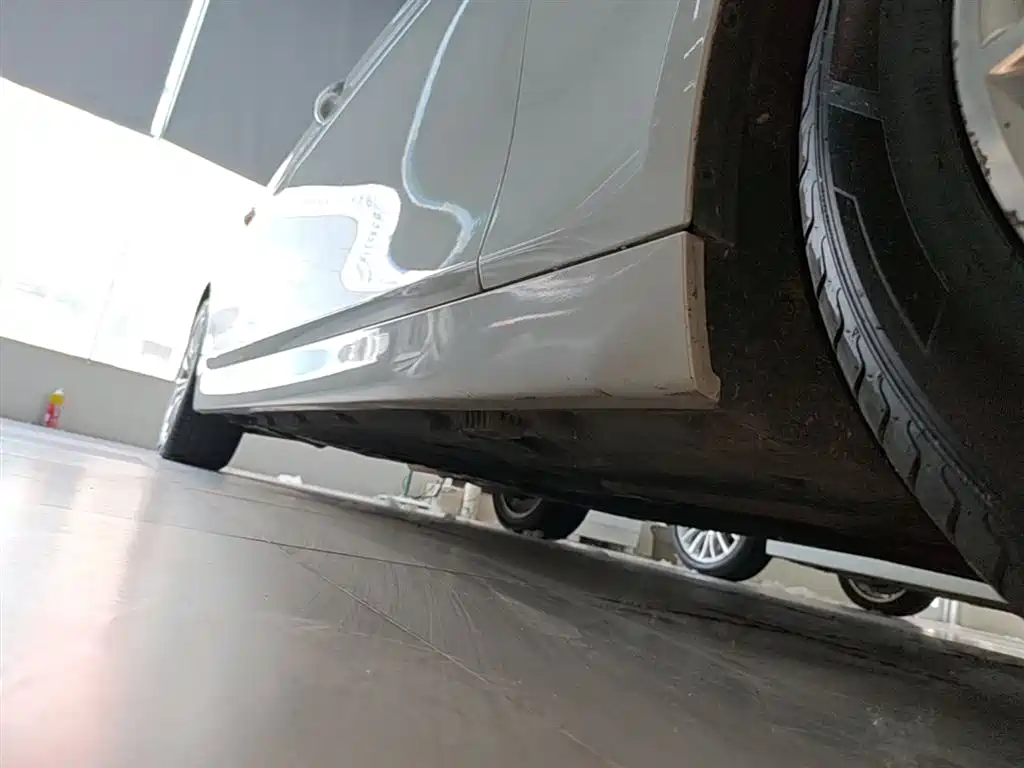 BMW 5 Series 2014 525Li Luxury Design Package фото 21