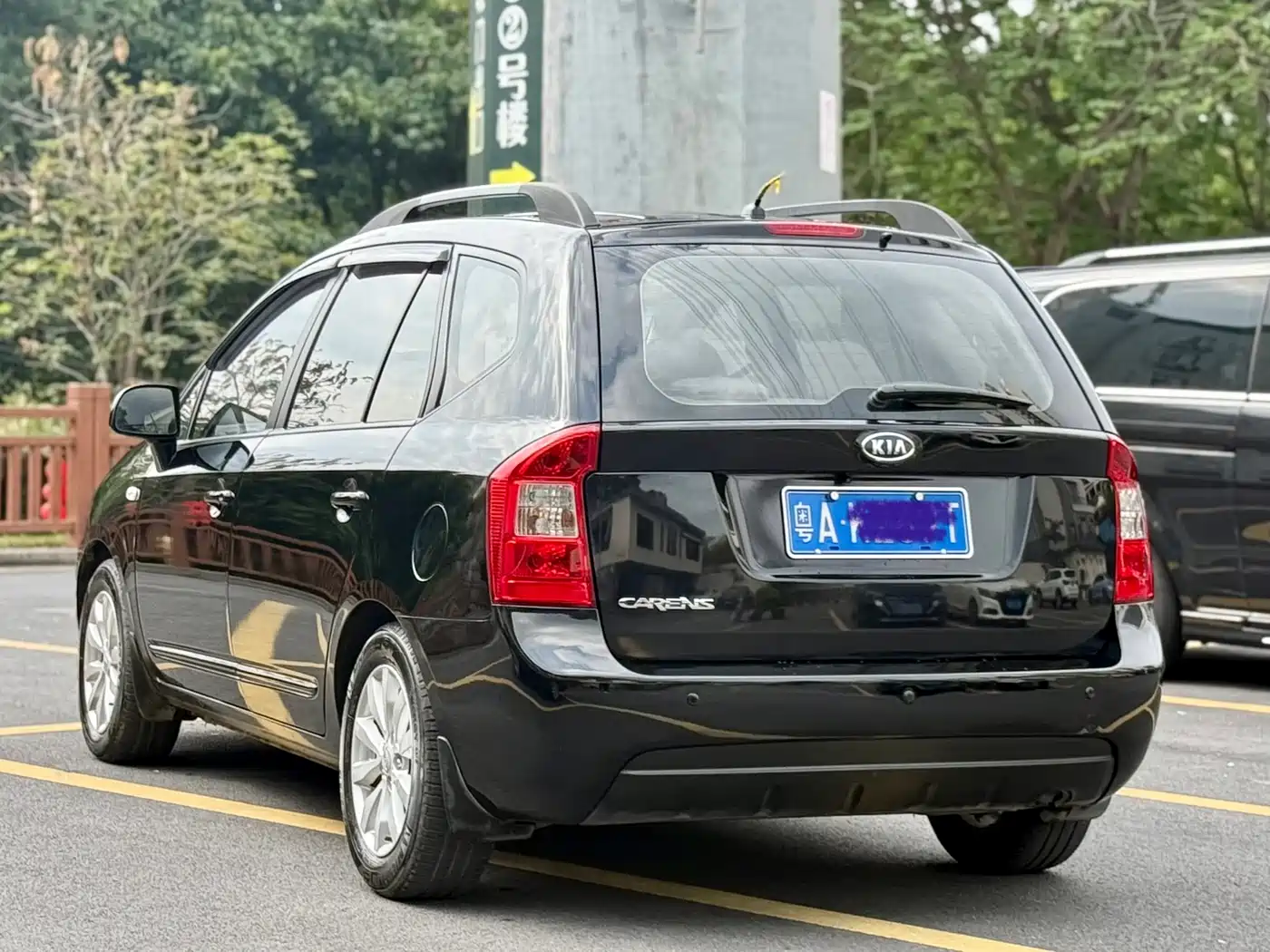Kia Carens 2011 2.0L 7-Seater Automatic Luxury фото 8