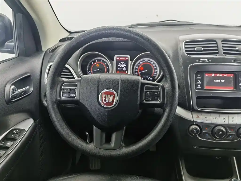 Fiat Freemont 2012 2.4L Comfort Edition фото 11