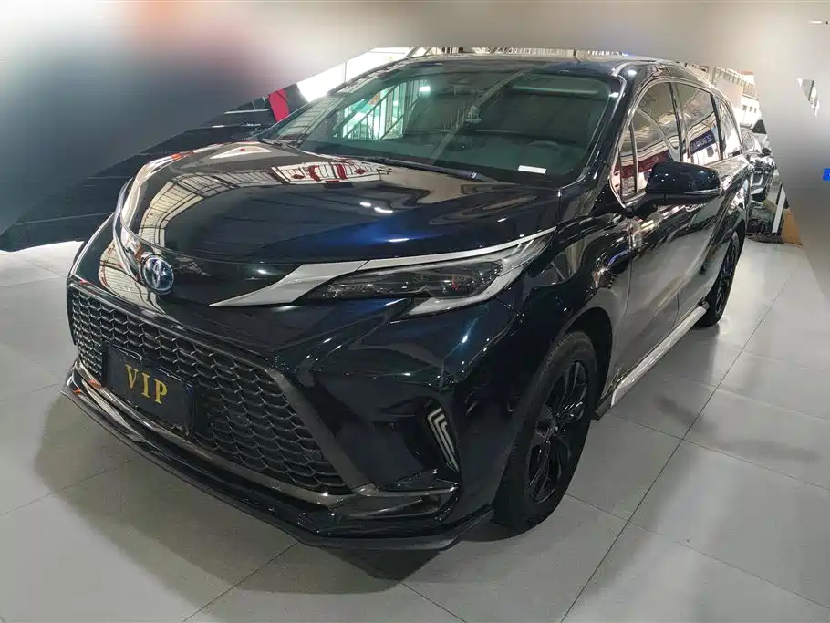 Toyota Granvia 2023 2.5L Hybrid Luxury Edition