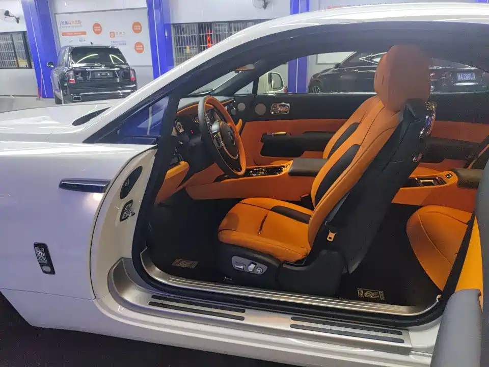 Фото 4 - Rolls-Royce Wraith