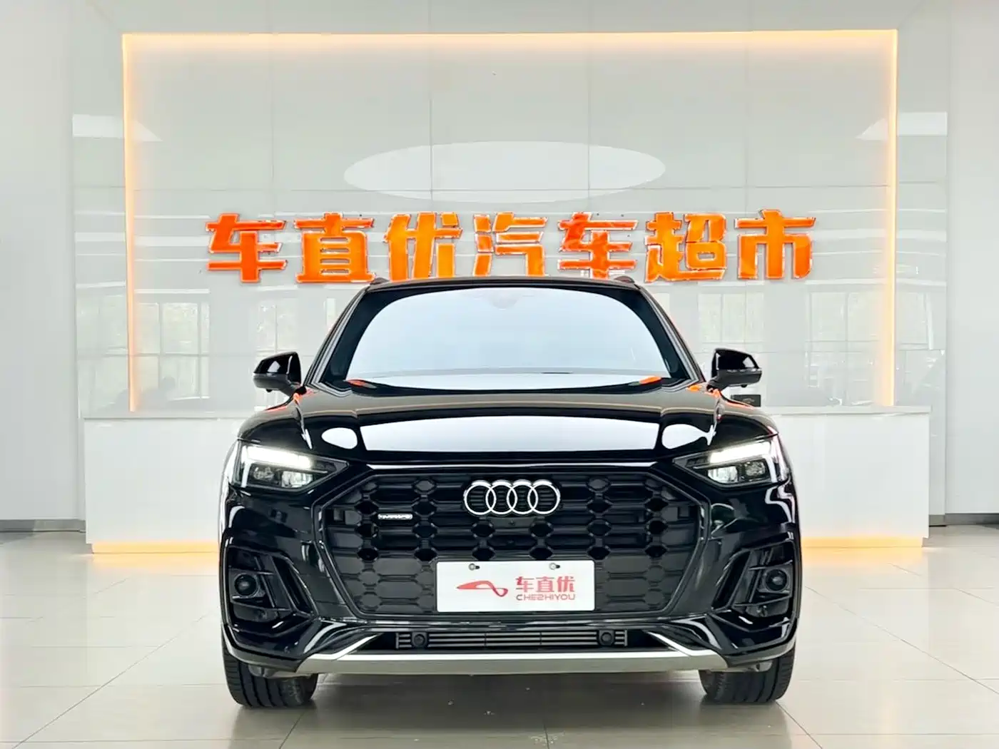 Audi Q5L 2023 40T Luxury Dynamic фото 3