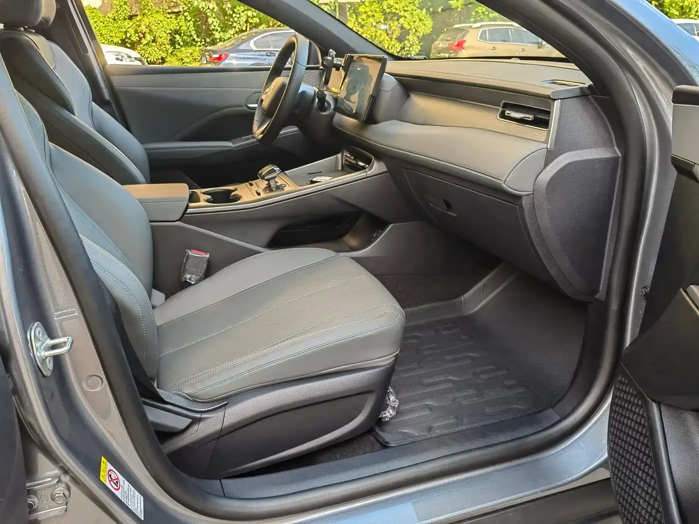 BYD Qin PLUS 2025 DM-i Smart Drive 55KM Leader фото 4