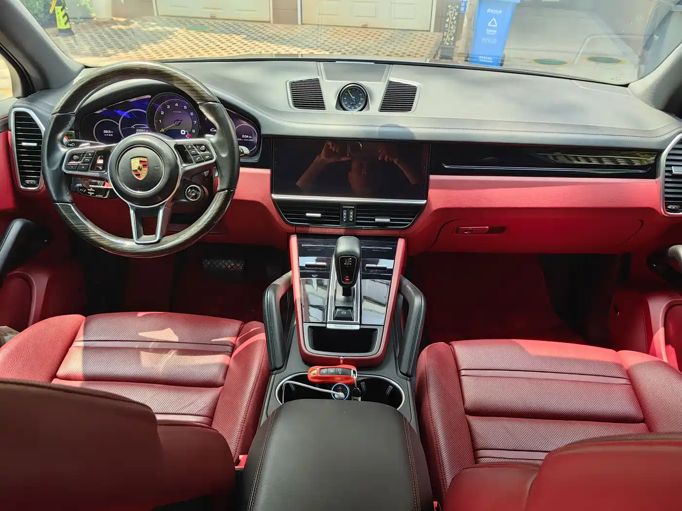 Porsche Cayenne New Energy 2022 Cayenne E-Hybrid 2.0T Platinum Edition фото 5