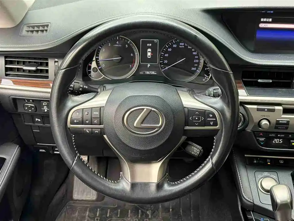 Lexus ES 2015 250 Elegance Edition фото 6