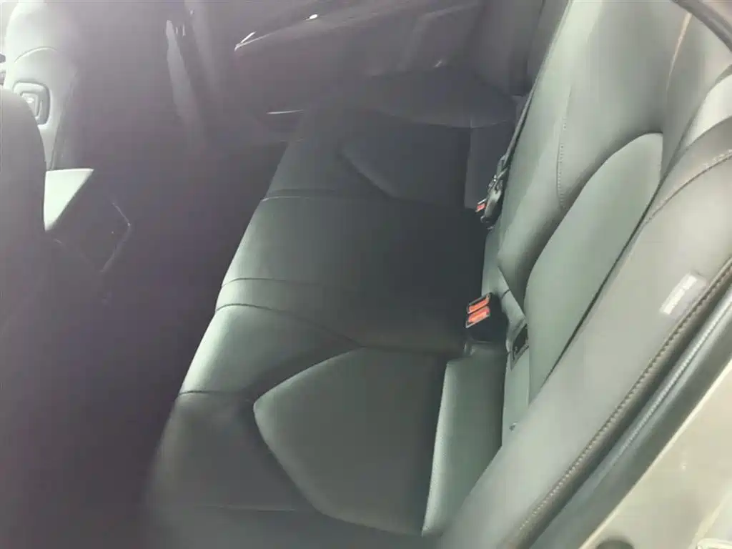 Toyota Camry 2021 2.5G Luxury Edition фото 16