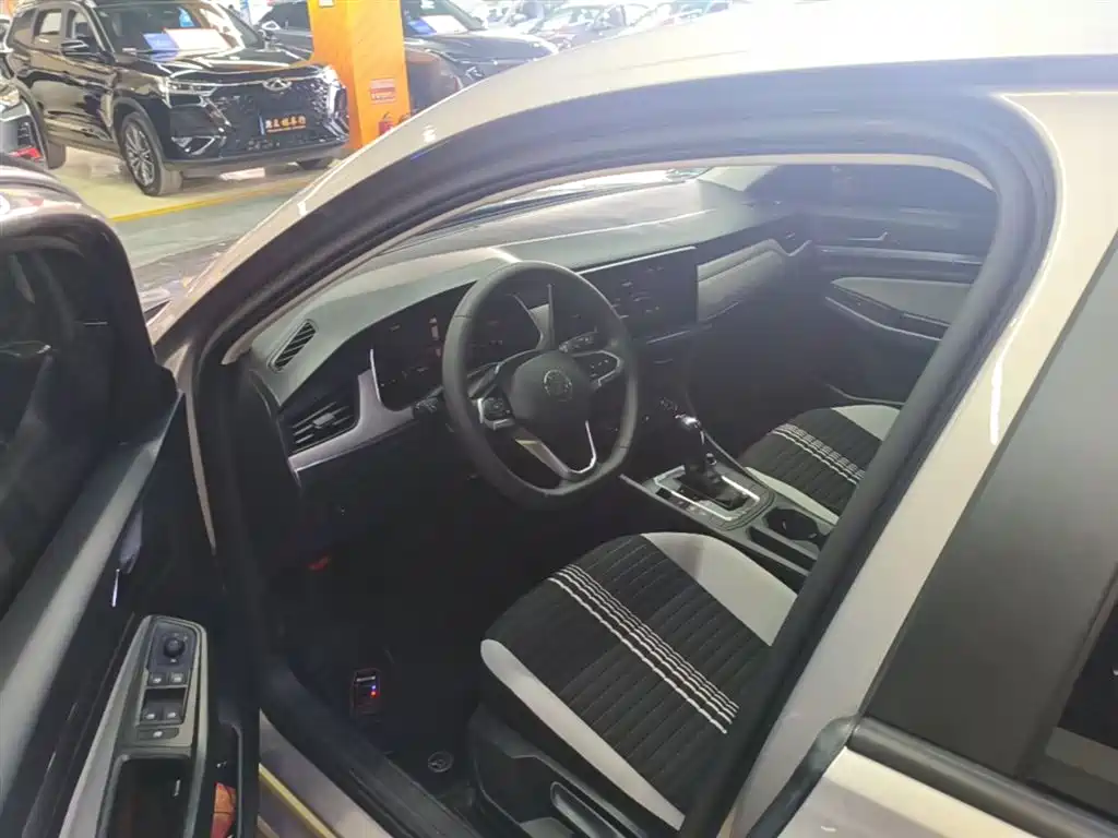Volkswagen Bora 2023 200TSI DSG Comfort Edition фото 16