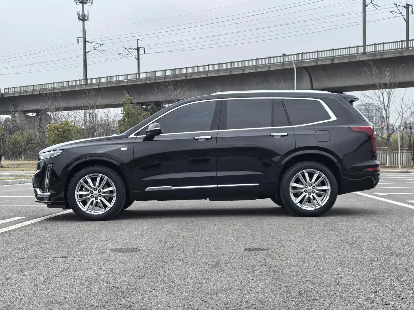CADILLAC XT6