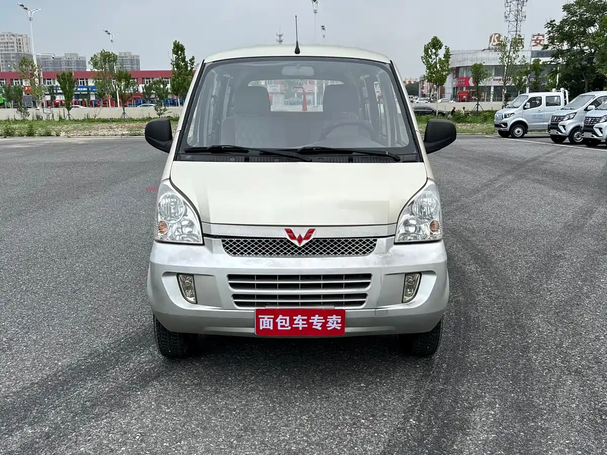 Wuling Motors Wuling Rongguang 2012 2011 1.2L Base Model