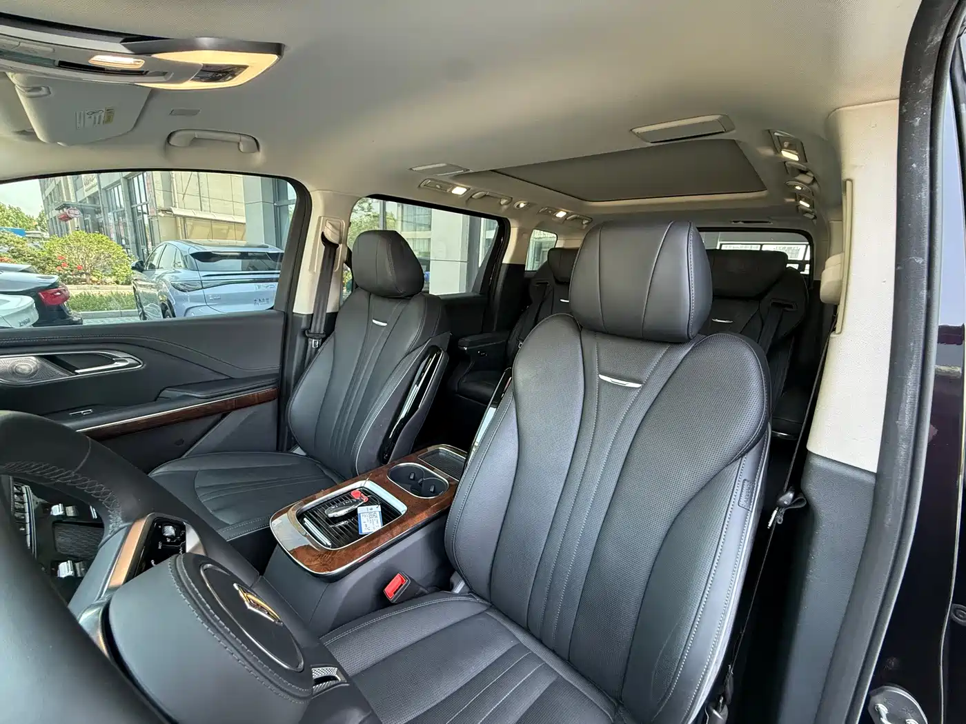Hongqi HQ9 PHEV 2024 2024 Model 2.0T AWD Luxury Edition