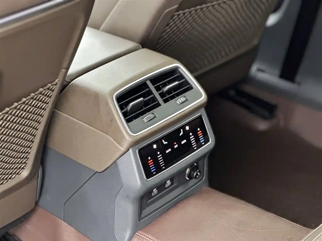Photo 12 - Audi A7L