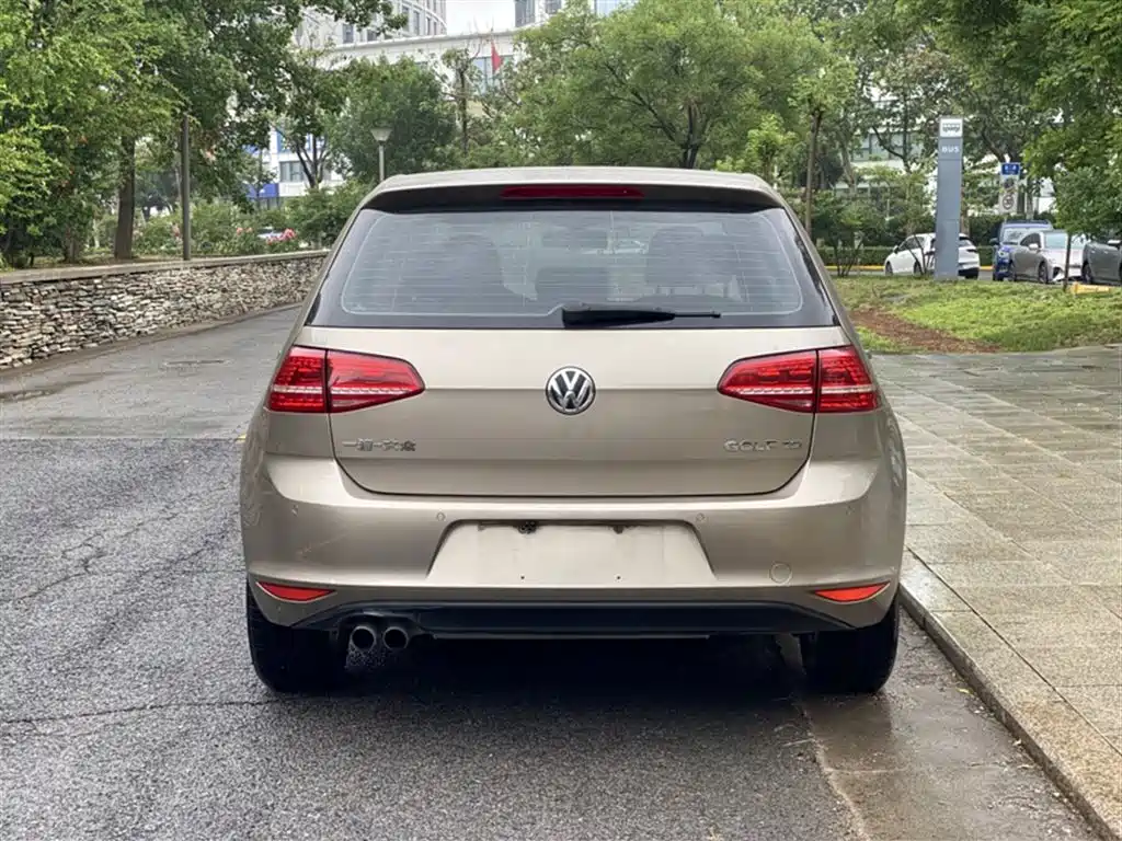 Volkswagen Golf 2015 1.4TSI Automatic Luxury фото 12