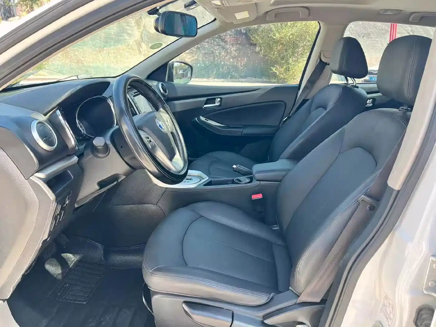 Venucia T70 2015 2015 2.0L CVT Smart Edition