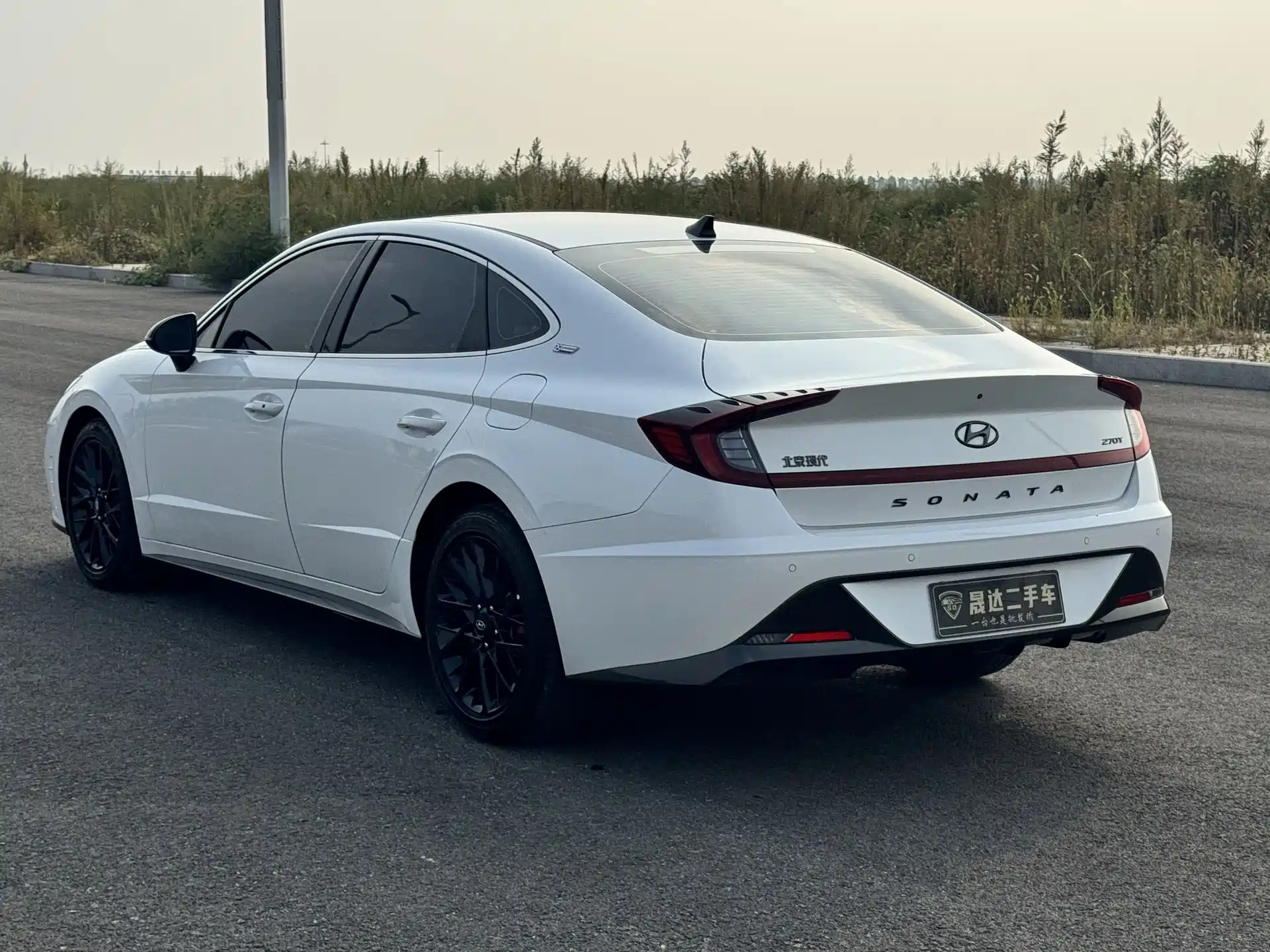 Photo 8 - Hyundai Sonata