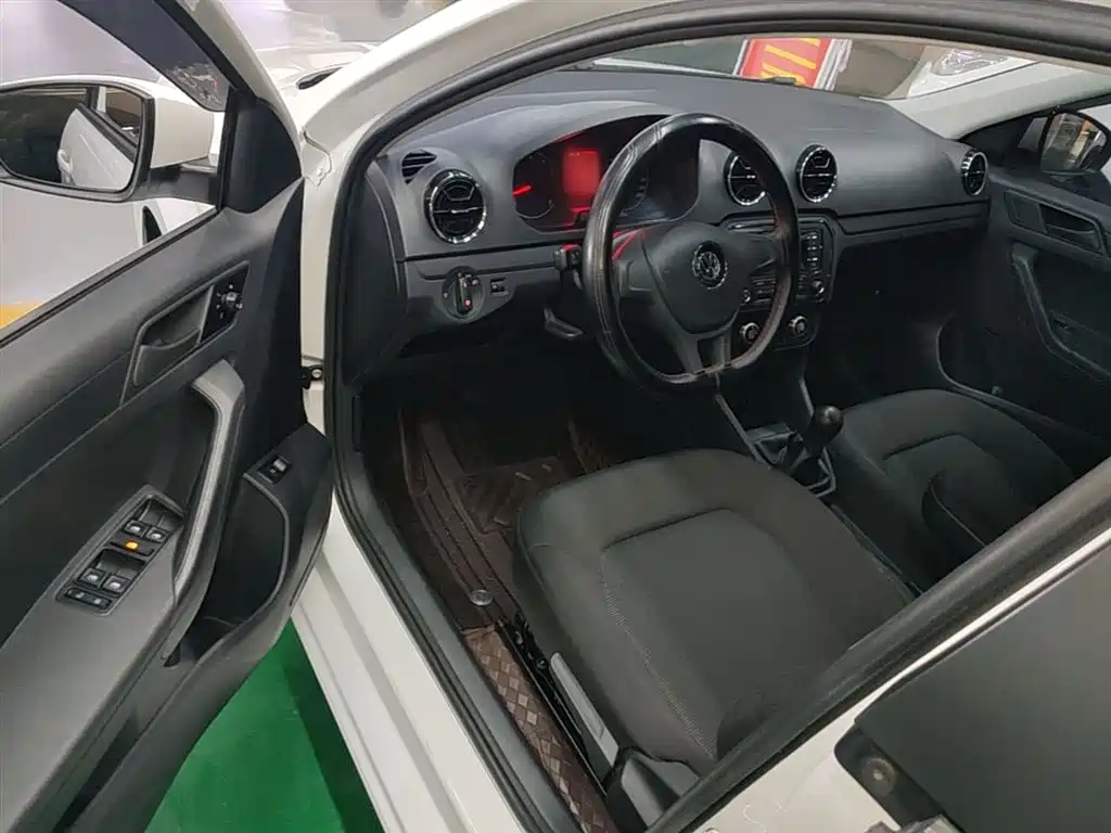 Volkswagen Jetta 2019 Dream Edition 1.5L Manual Fashion фото 16