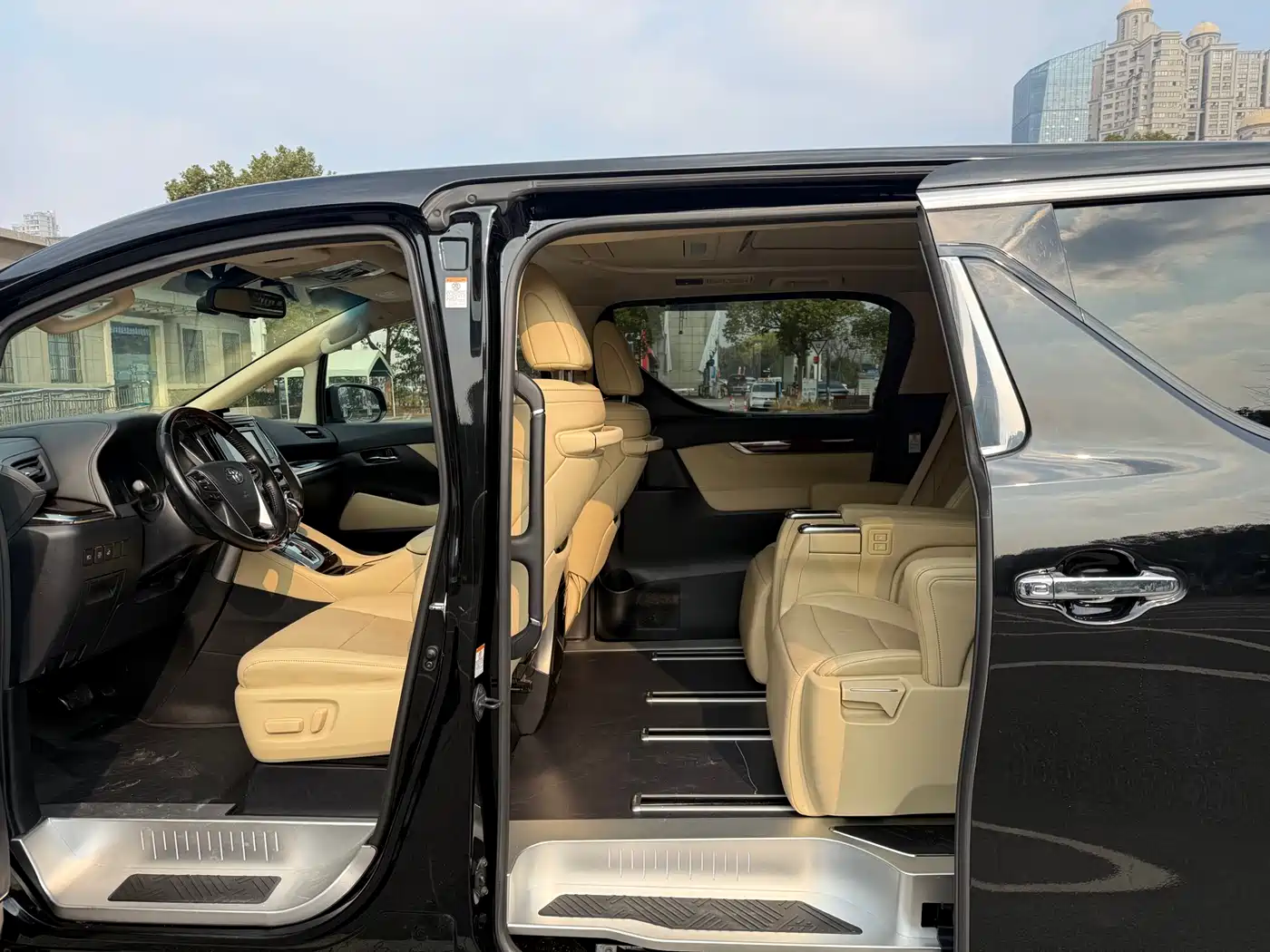 Toyota Alphard 2015 3.5L Luxury Edition фото 4