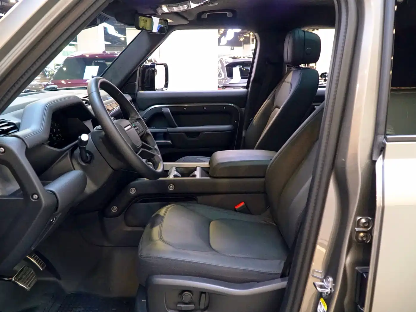 Land Rover Defender 2025 110 3.0T P400 X фото 8