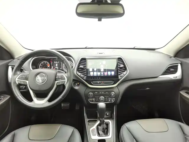 Jeep Cherokee 2016 2.4L Leading Edition — фото 5