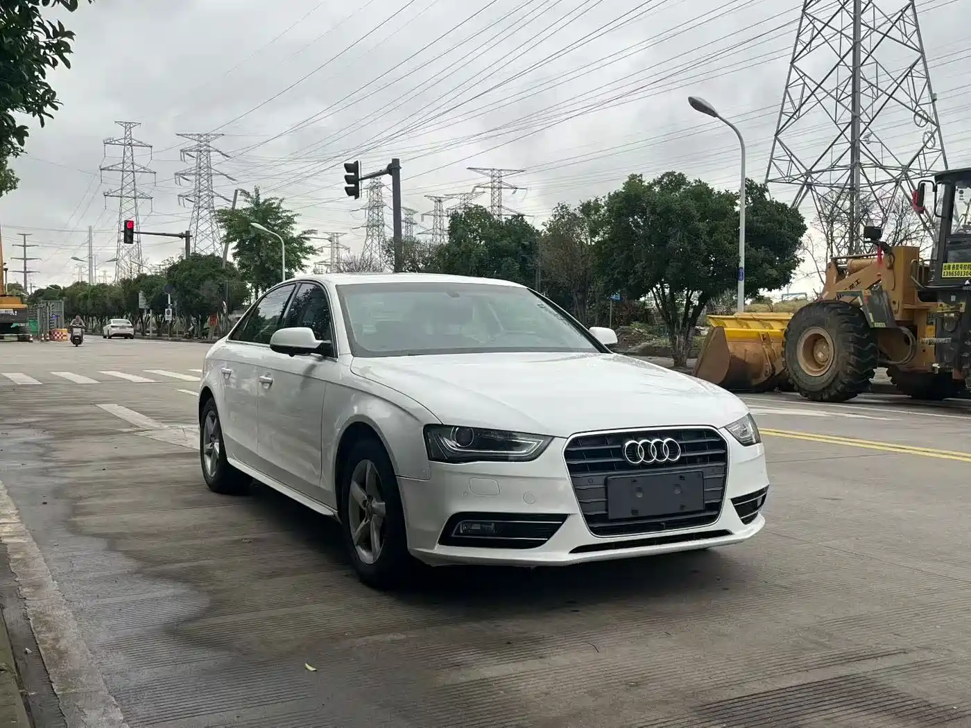 Audi A4L 2013 35 TFSI Automatic Standard фото 3