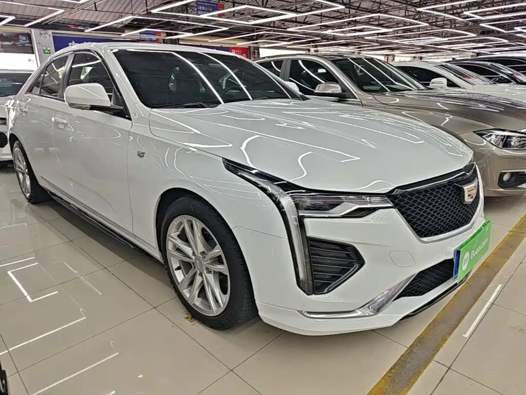 Cadillac CT4 2023 2022 28T Fashion Style