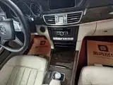 Фото 8 - Mercedes-Benz E-Class