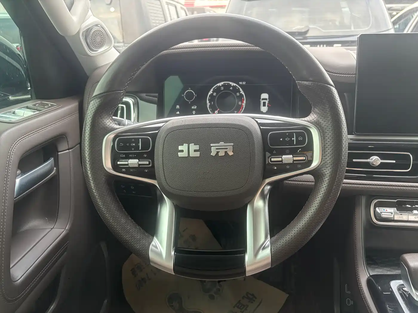 BAIC ORV Beijing Off-Road BJ60 2022 Model 2.0T 11th Edition 5-Seater фото 5
