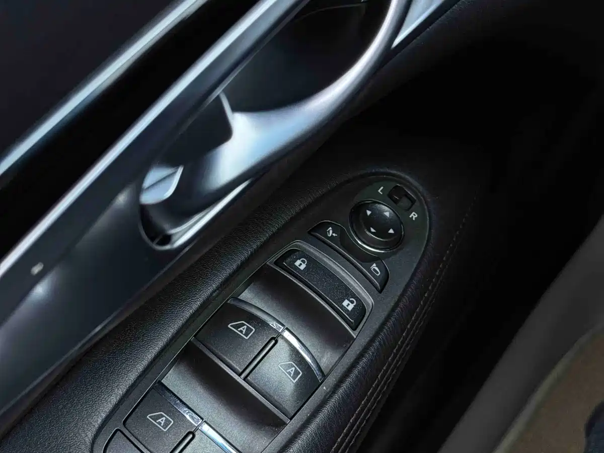 Infiniti Q70 2016 2015 Q70L 2.5L Elite