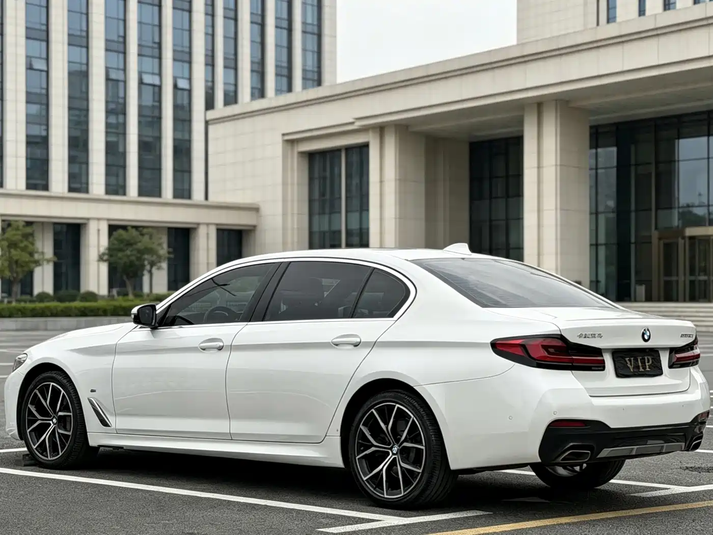 BMW 5 Series 2022 530Li Exclusive M Sport Package фото 7