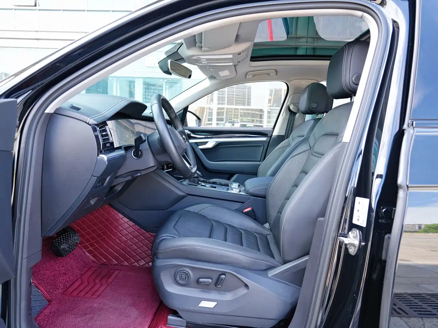 VOLKSWAGEN TOUAREG