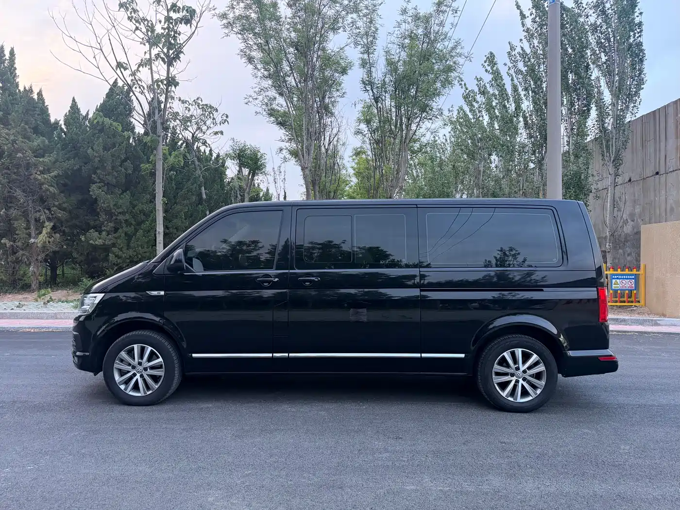 Volkswagen Caravelle 2019 2.0TSI 4WD Luxury 7-seater фото 4