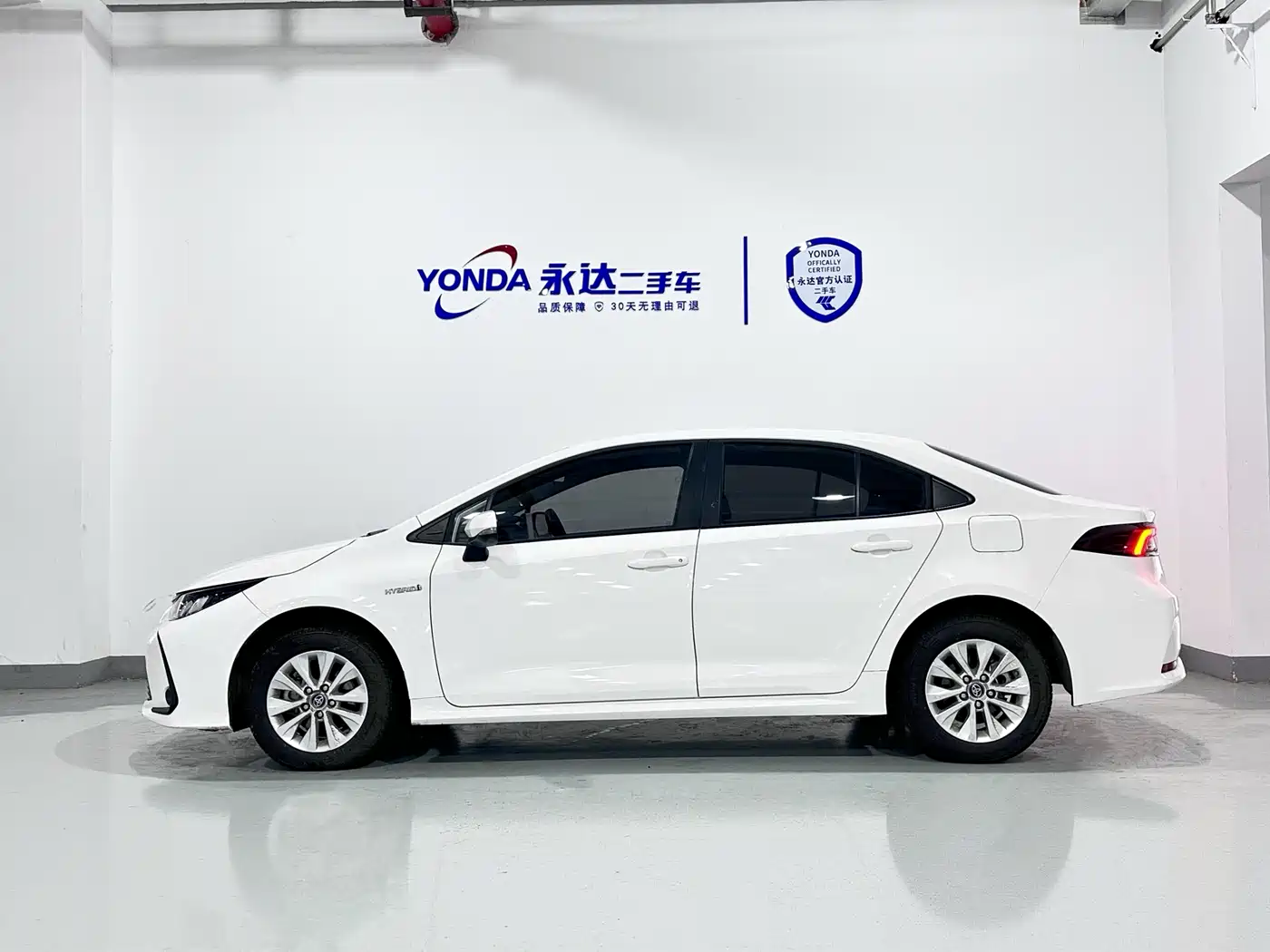 Toyota Corolla 2021 Hybrid 1.8L E-CVT Pioneer Edition фото 2