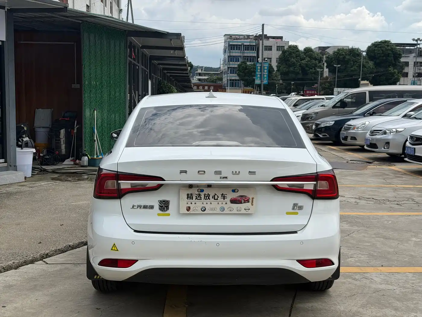 Фото 5 - Roewe i5