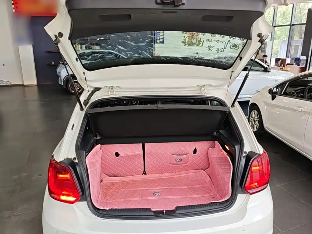 Фото 19 - Volkswagen Polo