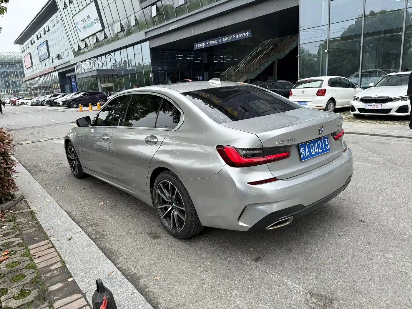 BMW 3 Series 2022 320Li M Sport Package фото 9