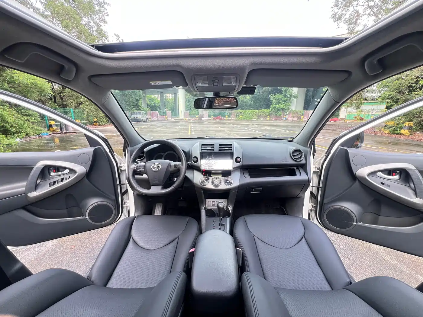 Toyota RAV4 Rongfang 2012 Styling Edition 2.4L Automatic 4WD Luxury фото 9