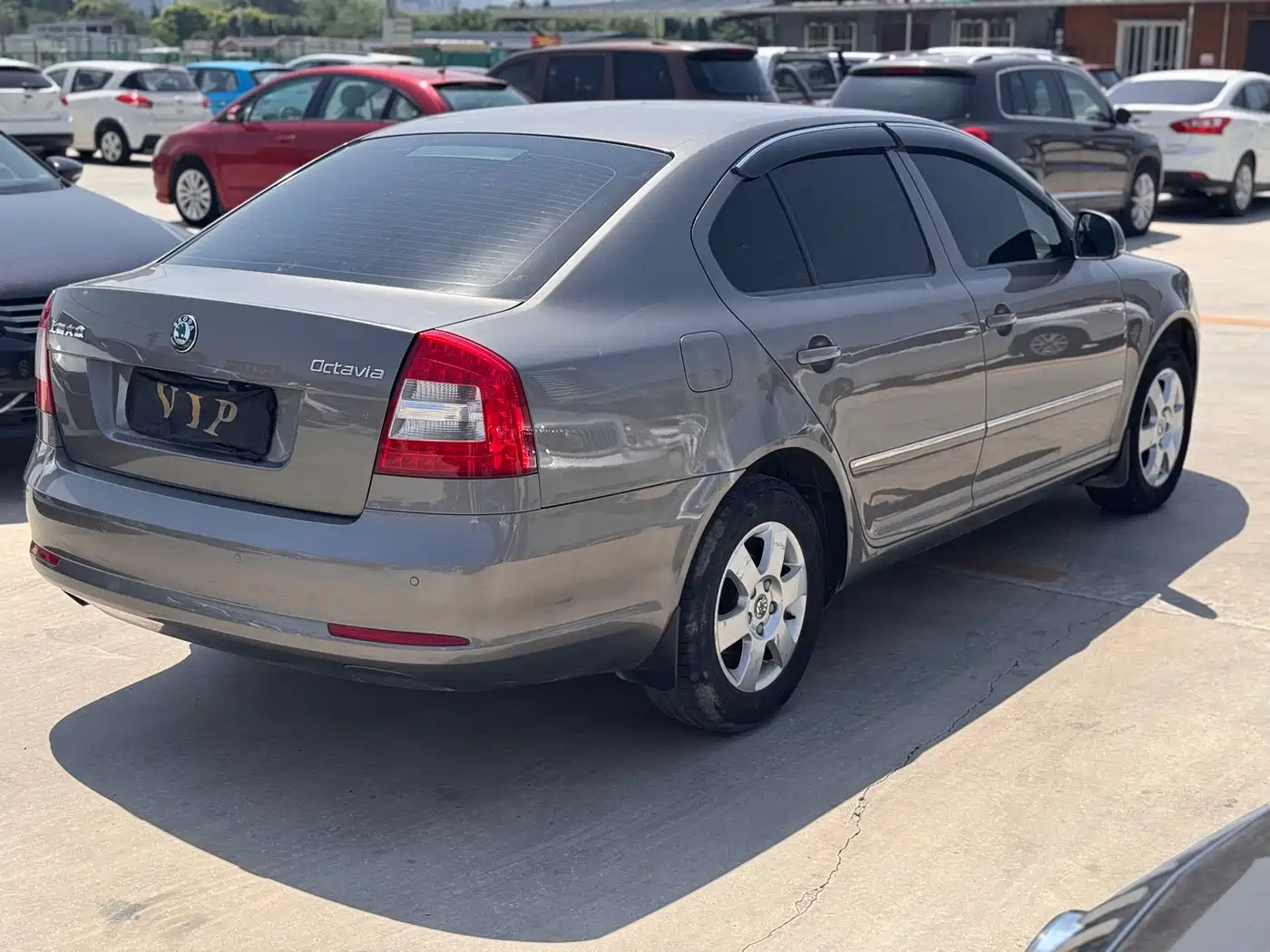 Škoda Octavia 2012 1.6L Auto Yijun Edition фото 9