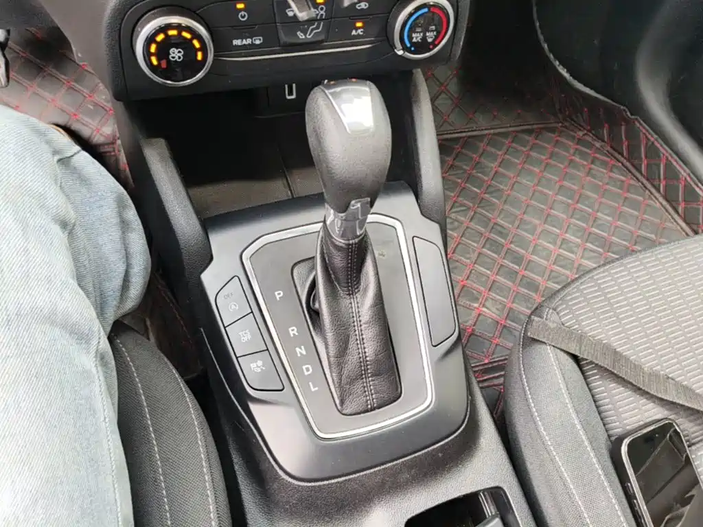 Фото 7 - Ford Focus