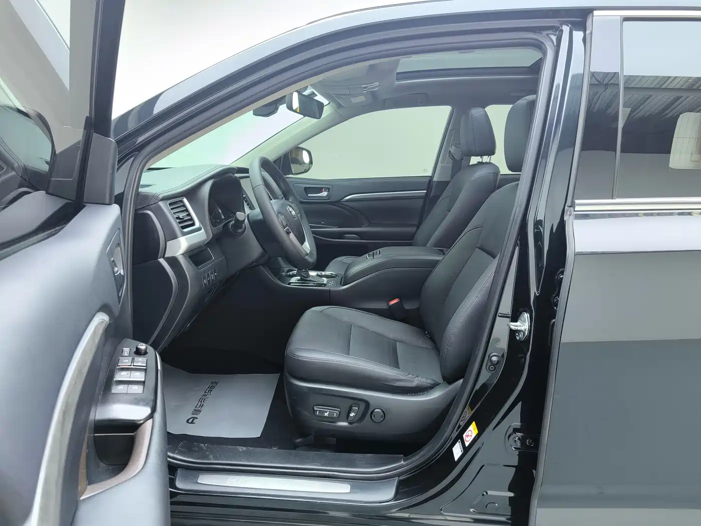 Toyota Highlander 2021 2.0T AWD Premium 7-Seater фото 8