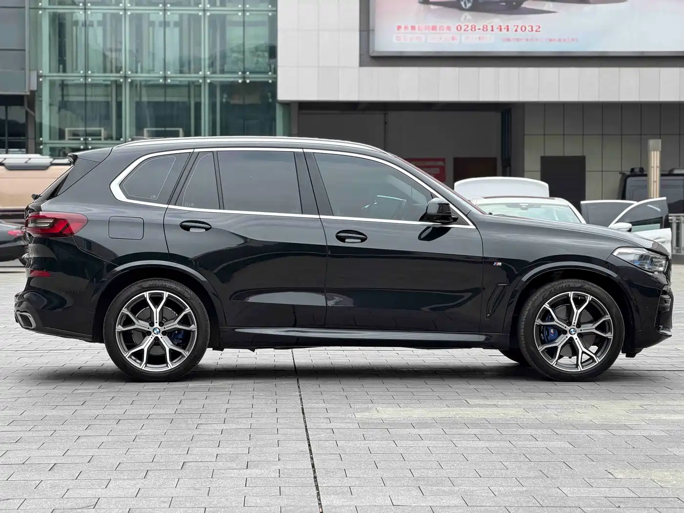 BMW X5 (Import) 2021 xDrive40i Exclusive M Sport Package фото 14