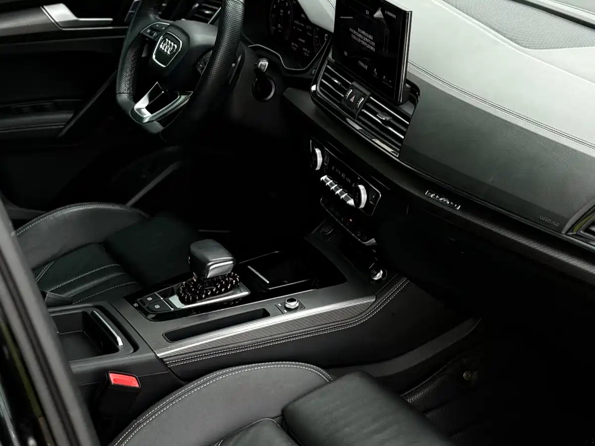 Audi Q5L 2023 45T Luxury Dynamic фото 8