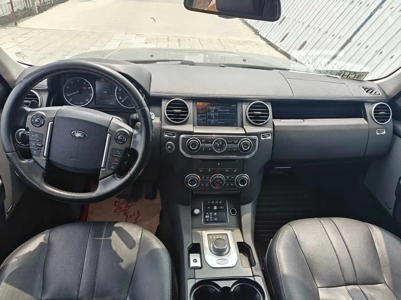 Land Rover Discovery 2014 3.0 SC V6 HSE фото 8