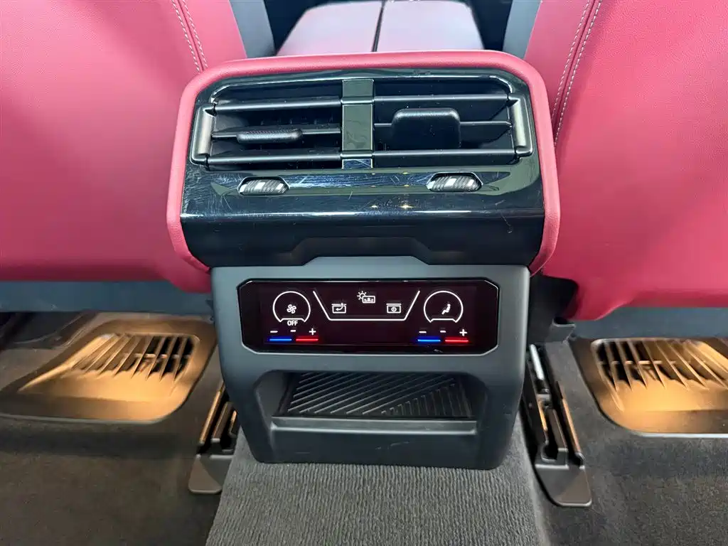 BMW 5 Series 2025 530Li Premium M Sport Package фото 27