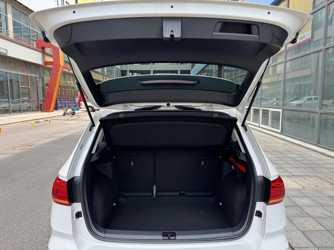 Volkswagen Tharu 2022 280TSI 2WD Trend фото 16