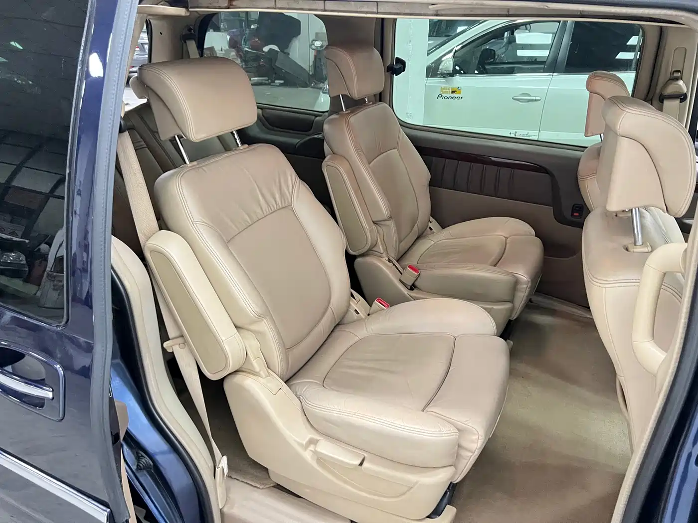 Photo 10 - Buick GL8