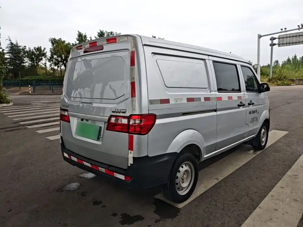 Jinbei Little Sea Lion X30 2024 2023 1.5L Super Comfort Van 2/5 Seats Non-AC SWC15M