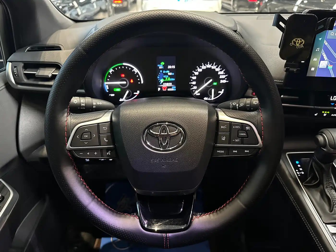 Toyota Sienna 2024 2.5L Hybrid 4WD Premium Edition фото 11